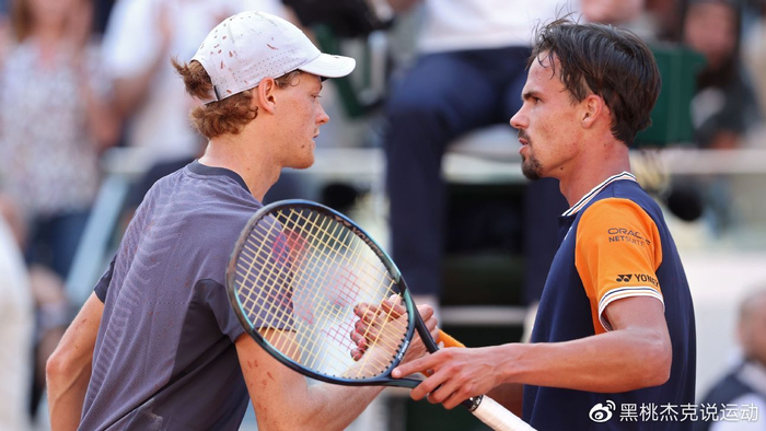 自自由式滑 自自由式滑