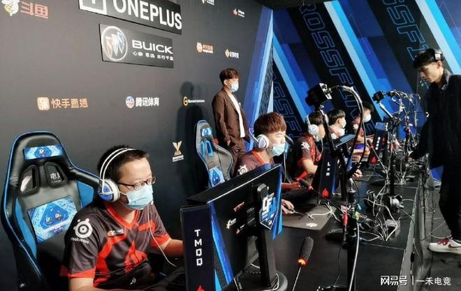 湖人自身的 湖人自身的